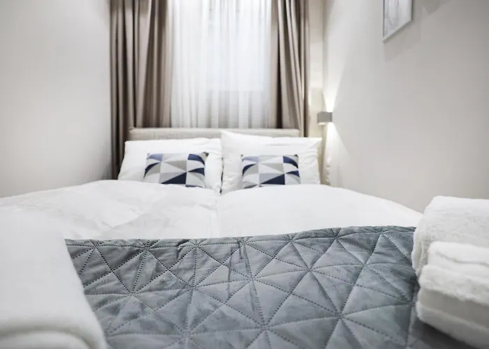Apartment 2 Bdr - Saphire, Right Near Schoenbrunn Palace
