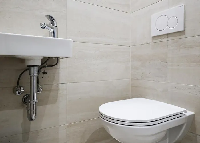 2 Bdr - Saphire, Right Near Schoenbrunn Palace Apartment